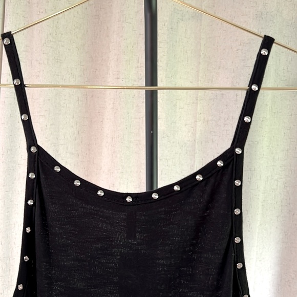 Emma and Sam stud trimmed tank - Picture 2 of 8